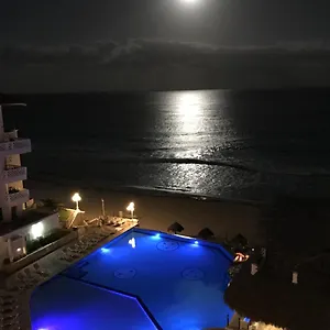Ocean View Apartment Cancun
