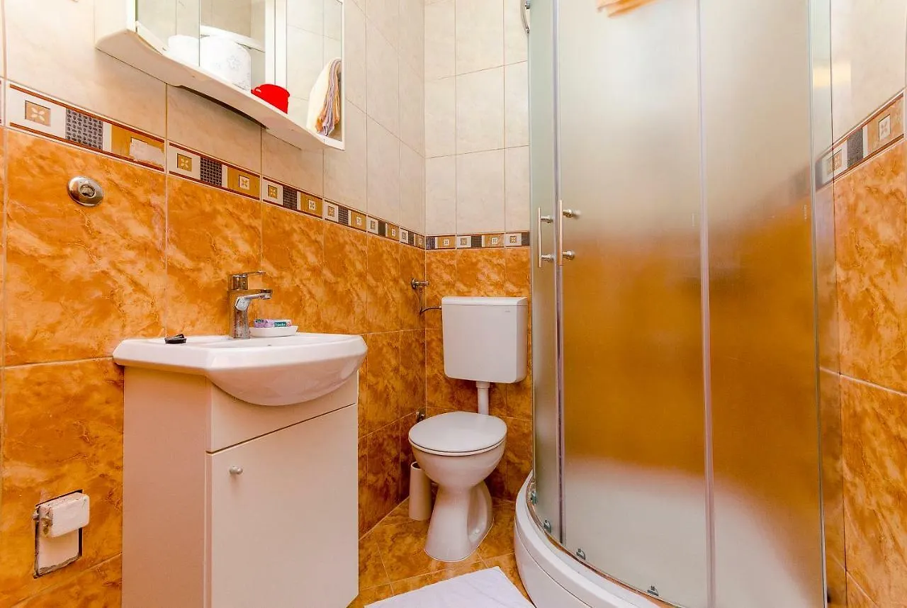 Apartman Ivan Trogir 0*,  Croatia
